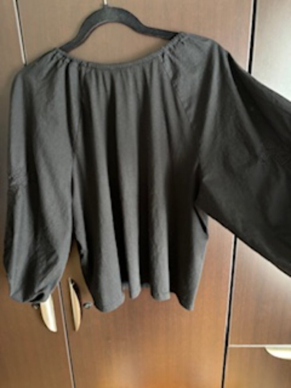Banana Republic black balloon sleeve blouse - medium - Picture 3 of 13